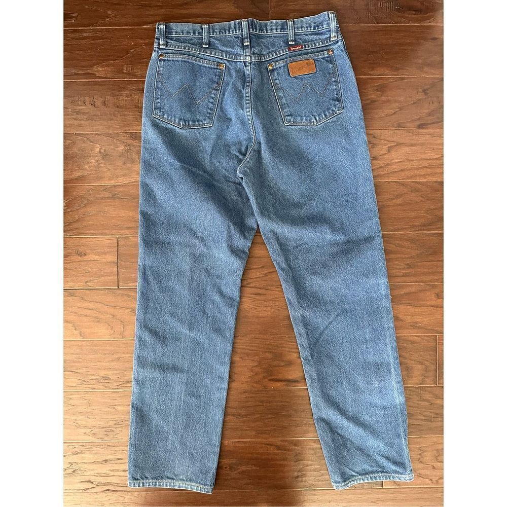 NEW Wrangler Relaxed Jeans